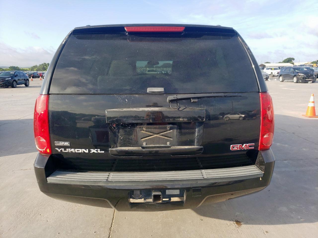 2007 GMC Yukon Xl C1500 VIN: 1GKFC16037R232083 Lot: 61996005
