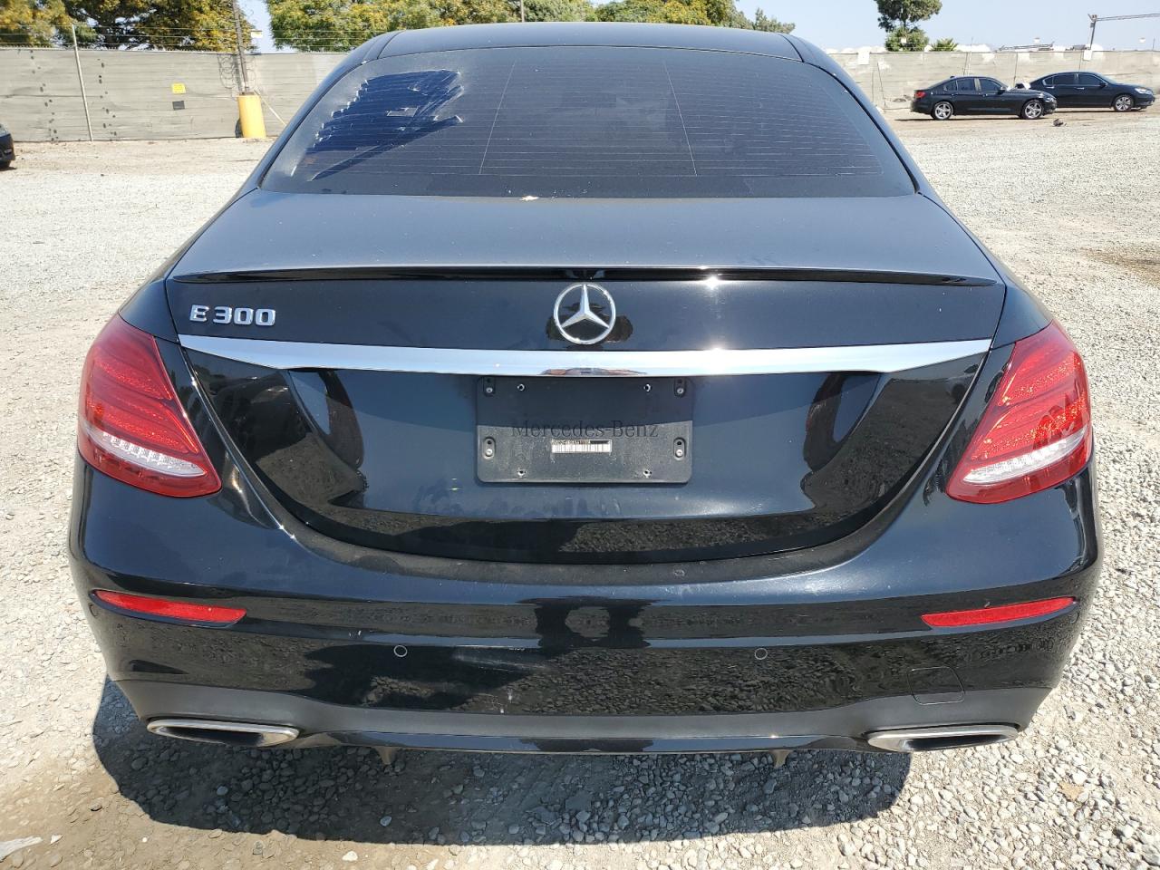 2019 Mercedes-Benz E 300 VIN: WDDZF4JB2KA611308 Lot: 62655895