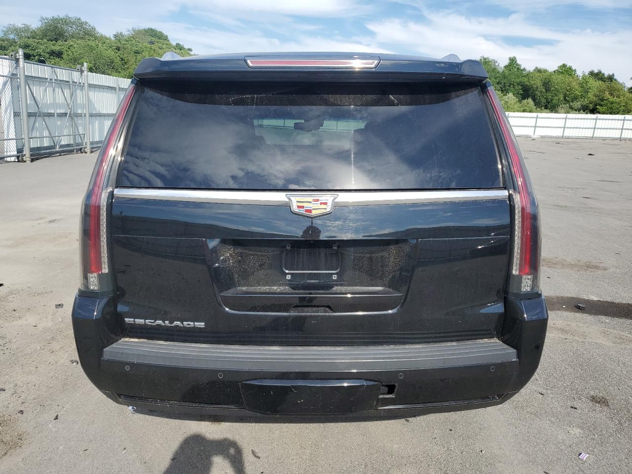 2015 Cadillac Escalade Luxury VIN: 1GYS4MKJ1FR714387 Lot: 62785135