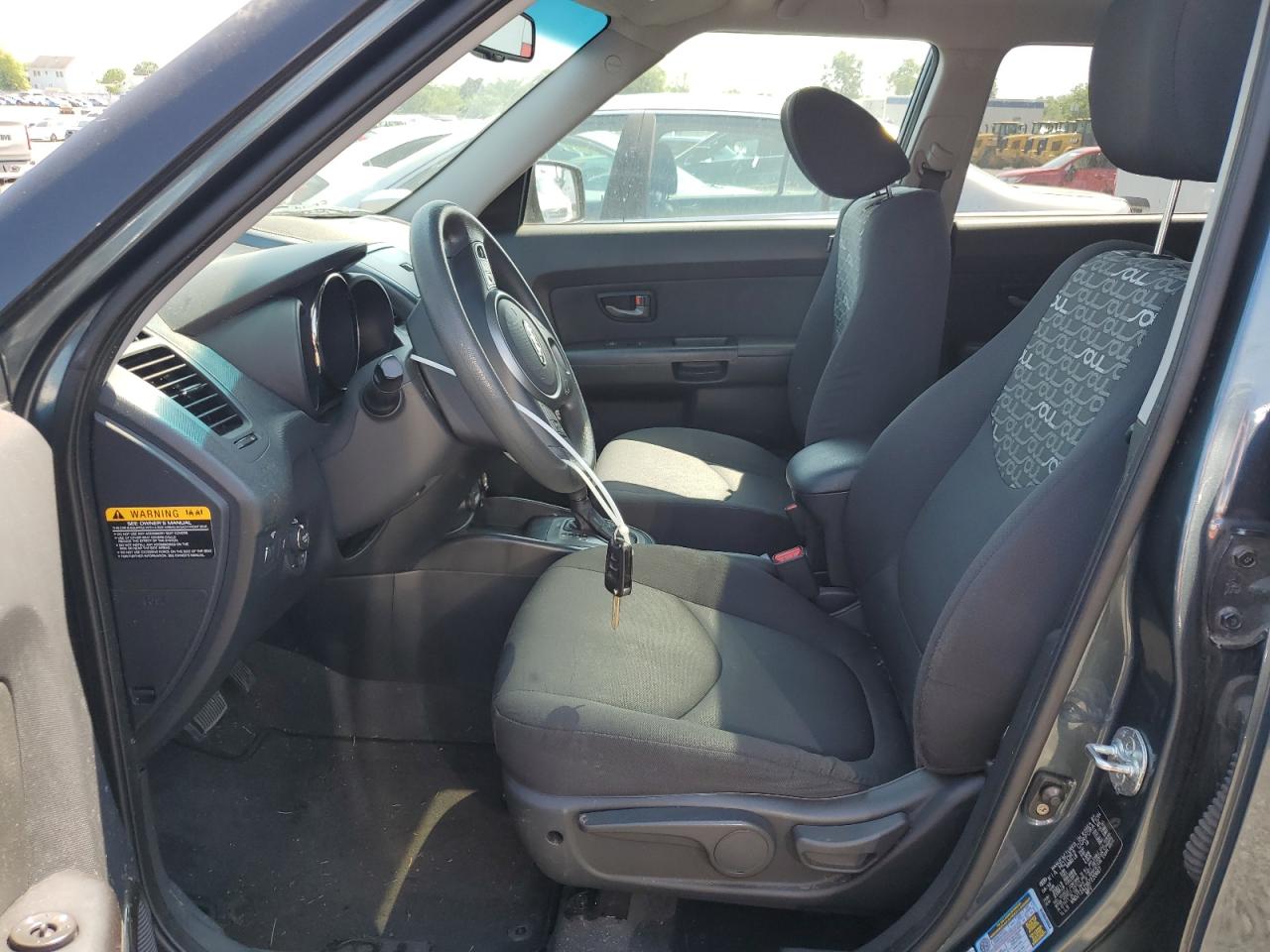 2011 Kia Soul + VIN: KNDJT2A21B7220667 Lot: 61283755