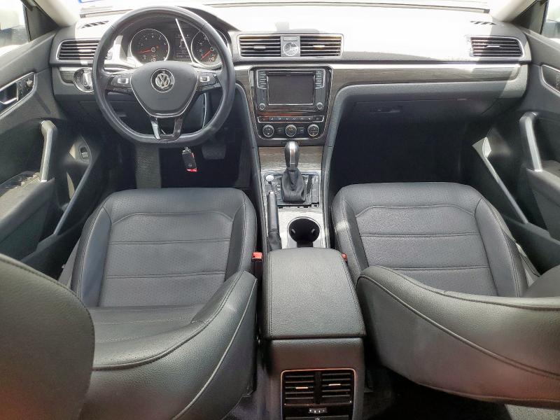  VOLKSWAGEN PASSAT 2017 Белы