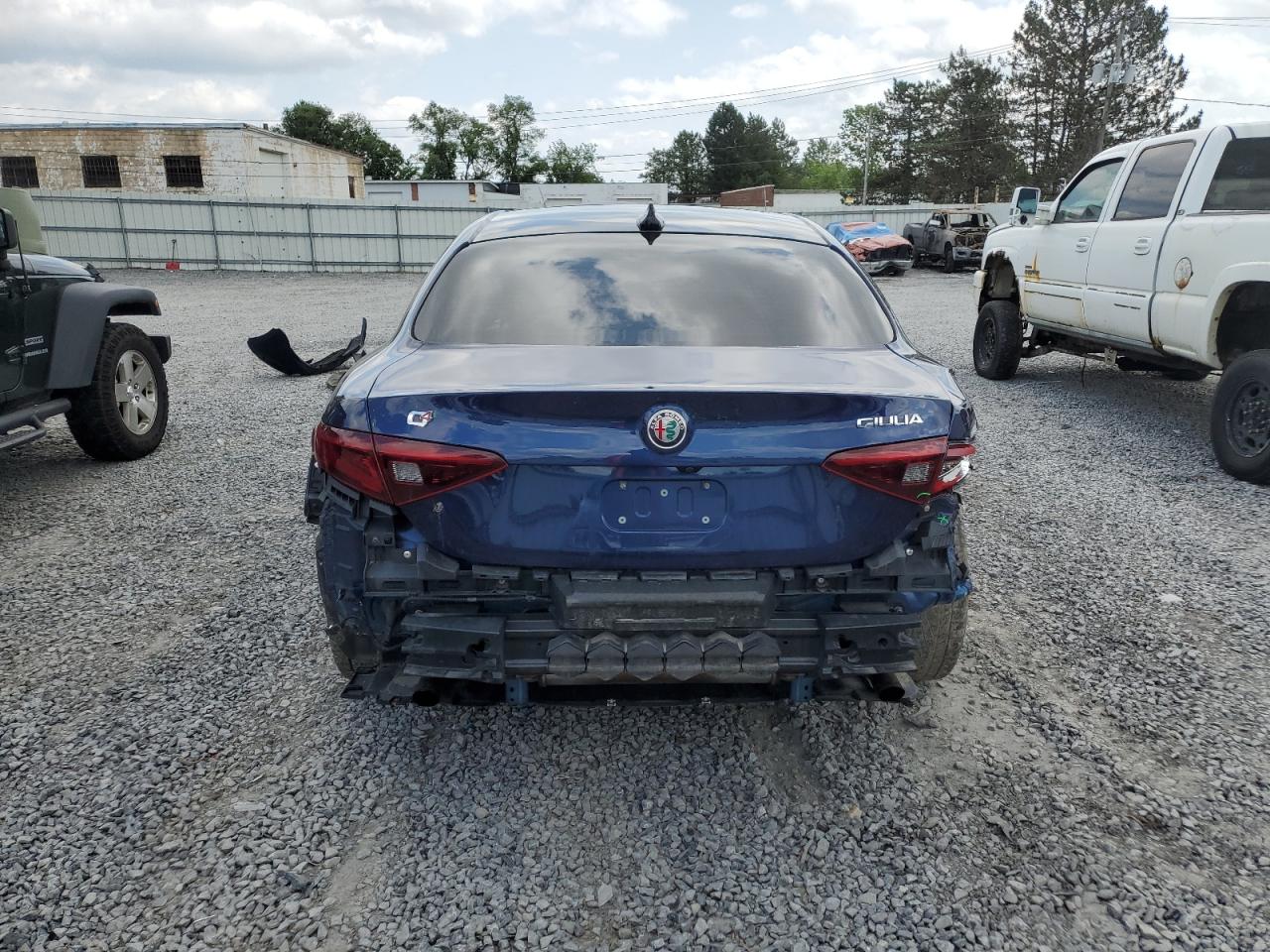 2018 Alfa Romeo Giulia Q4 VIN: ZARFAEDN8J7583555 Lot: 61931845