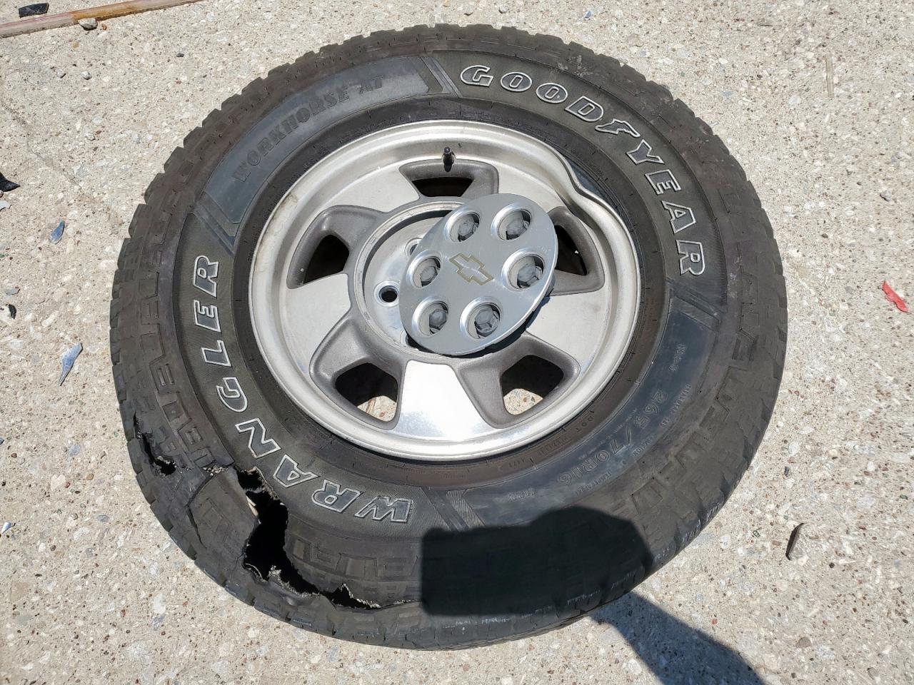 2003 Chevrolet Tahoe C1500 VIN: 1GNEC13Z43R259417 Lot: 61485445