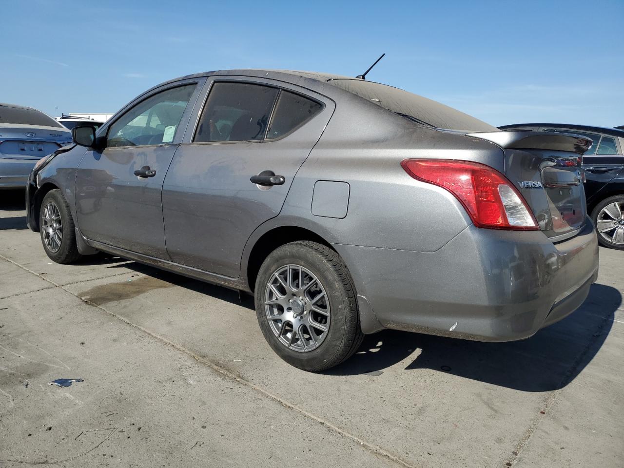NISSAN VERSA 2017 VIN 3N1CN7AP8HL864511 photo 2