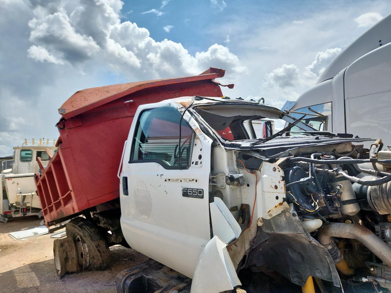 FORD F650 2000 VIN 3FDNF65A4YNA07093 photo 9