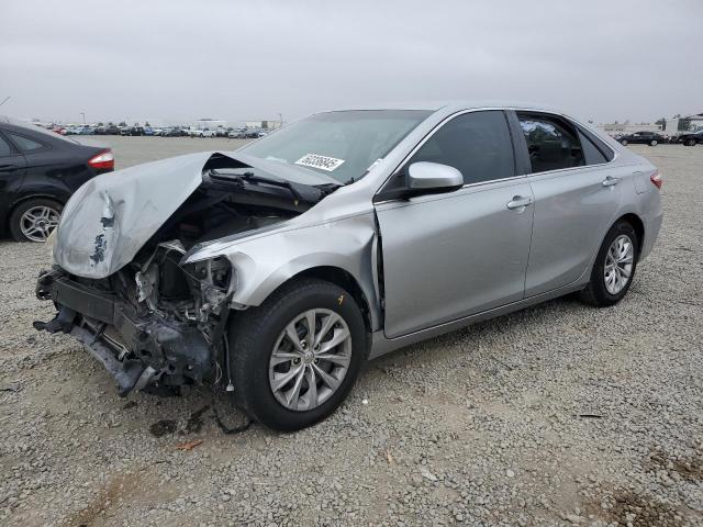  TOYOTA CAMRY 2016 Srebrny