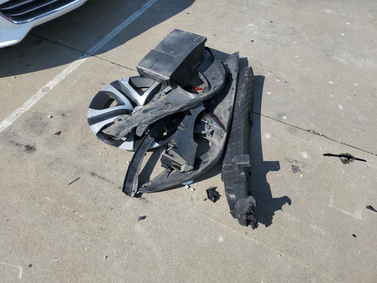 2017 Toyota Rav4 Le VIN: 2T3BFREV1HW620198 Lot: 60462855