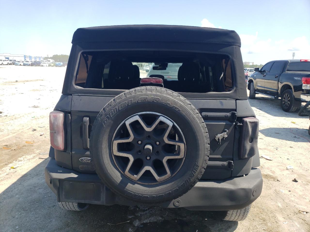 2022 Ford Bronco Base VIN: 1FMDE5BH6NLA80070 Lot: 61212255