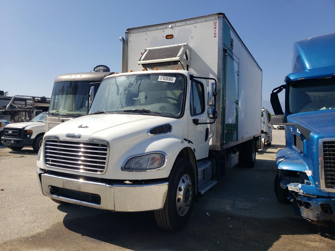 Van Nuys, CA에서 판매 중인 2018 Freightliner M2 106 Medium Duty - Minor Dent/Scratches