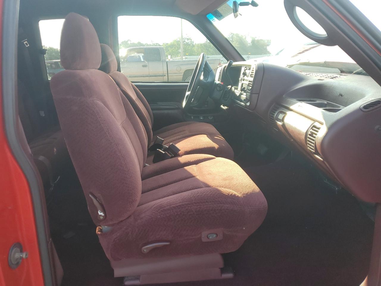 1996 Chevrolet Gmt-400 C1500 VIN: 2GCEC19R1T1177041 Lot: 62395825