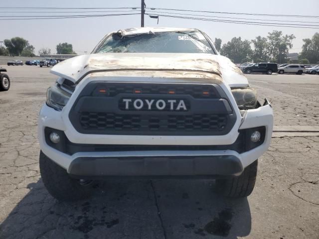  TOYOTA TACOMA 2017 Biały