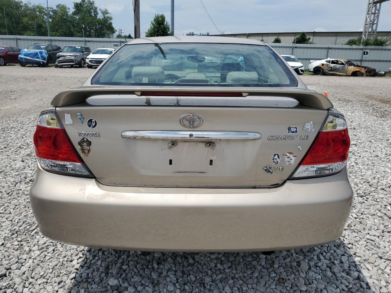 2005 Toyota Camry Le VIN: 4T1BF32KX5U107107 Lot: 62385185