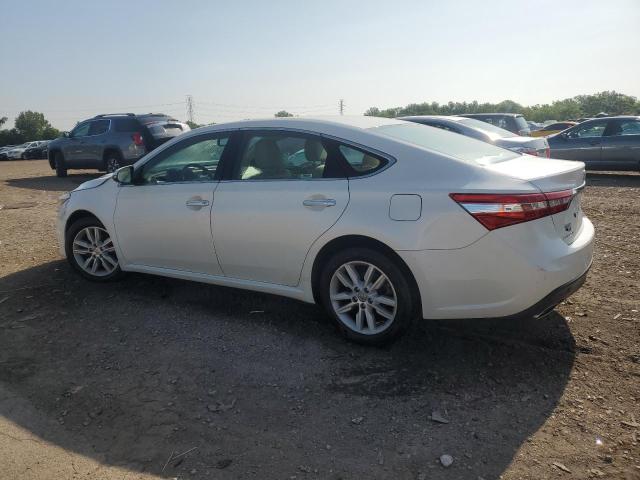 Sedans TOYOTA AVALON 2013 White