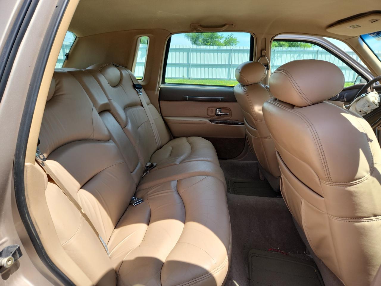1997 Lincoln Town Car Signature VIN: 1LNLM82W2VY735147 Lot: 62588415
