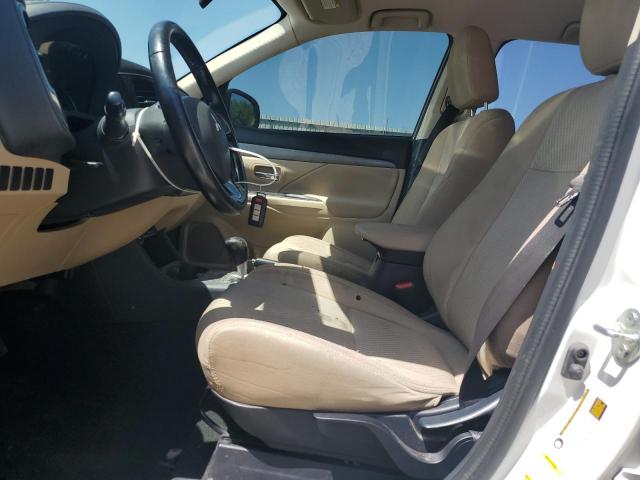 Parquets MITSUBISHI OUTLANDER 2016 Biały