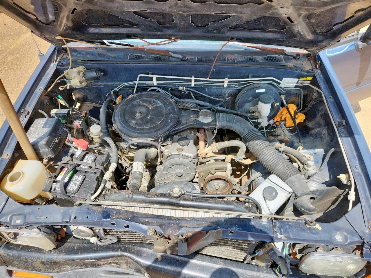 1992 Isuzu Conventional Short Wheelbase VIN: 4S1CL11L6N4217533 Lot: 61159635
