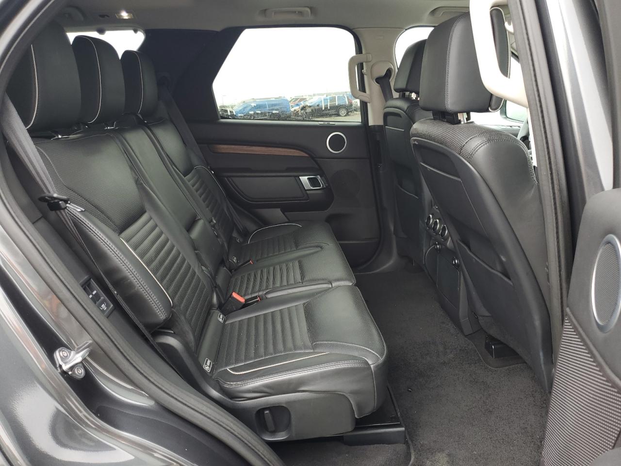 2018 Land Rover Discovery Hse Luxury VIN: SALRT2RV1JA050113 Lot: 61877865
