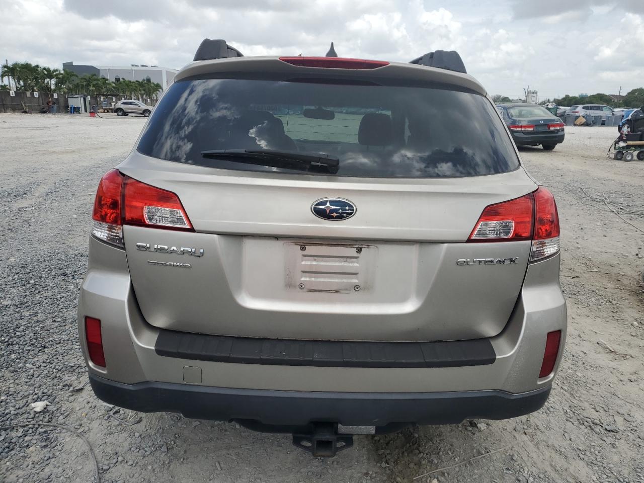 2014 Subaru Outback 2.5I Premium VIN: 4S4BRCCC8E3221191 Lot: 63076845