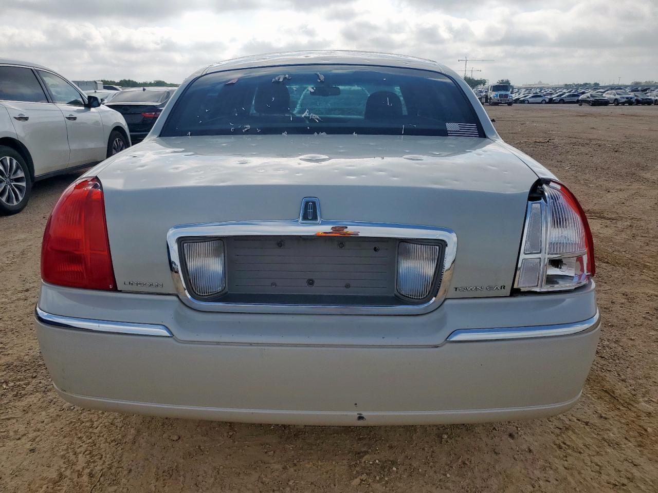 2006 Lincoln Town Car Signature VIN: 1LNHM81V66Y640509 Lot: 59220805