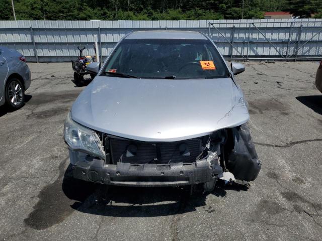  TOYOTA CAMRY 2013 Srebrny