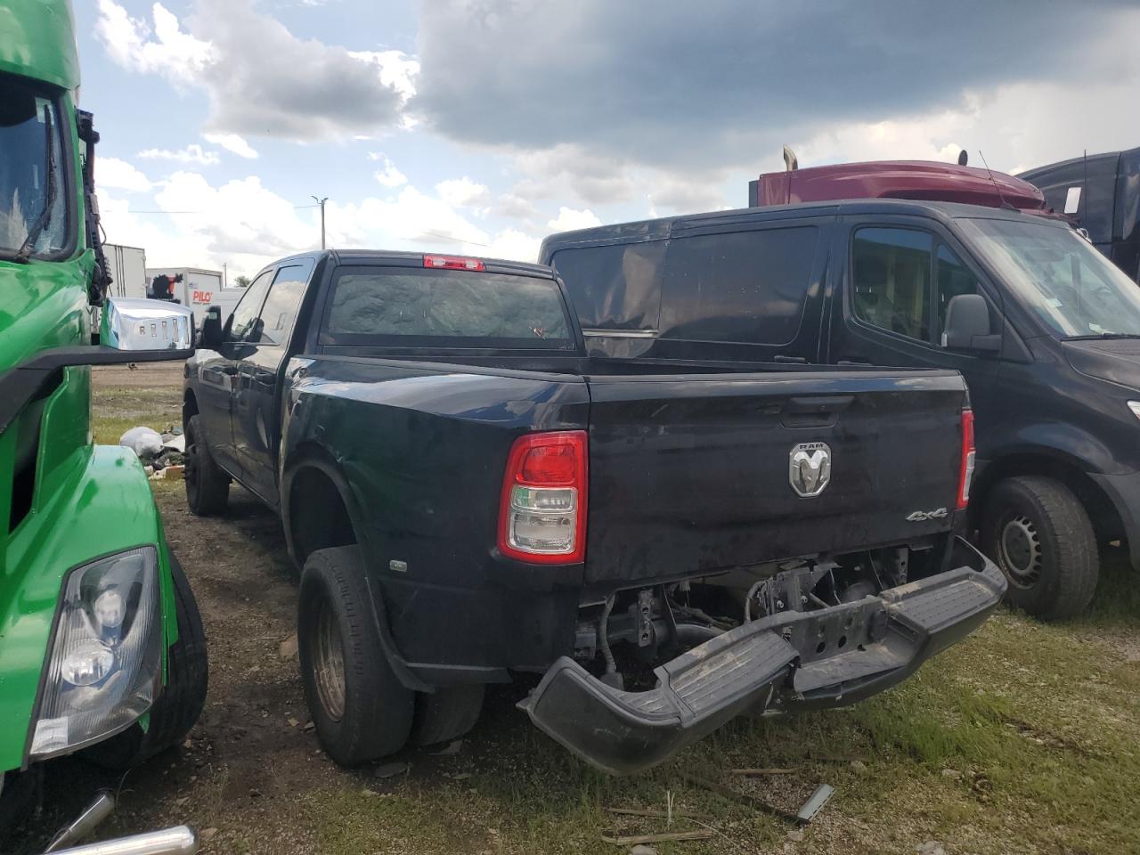 RAM 3500 2023 VIN 3C63RRGL4PG501607 фото 2