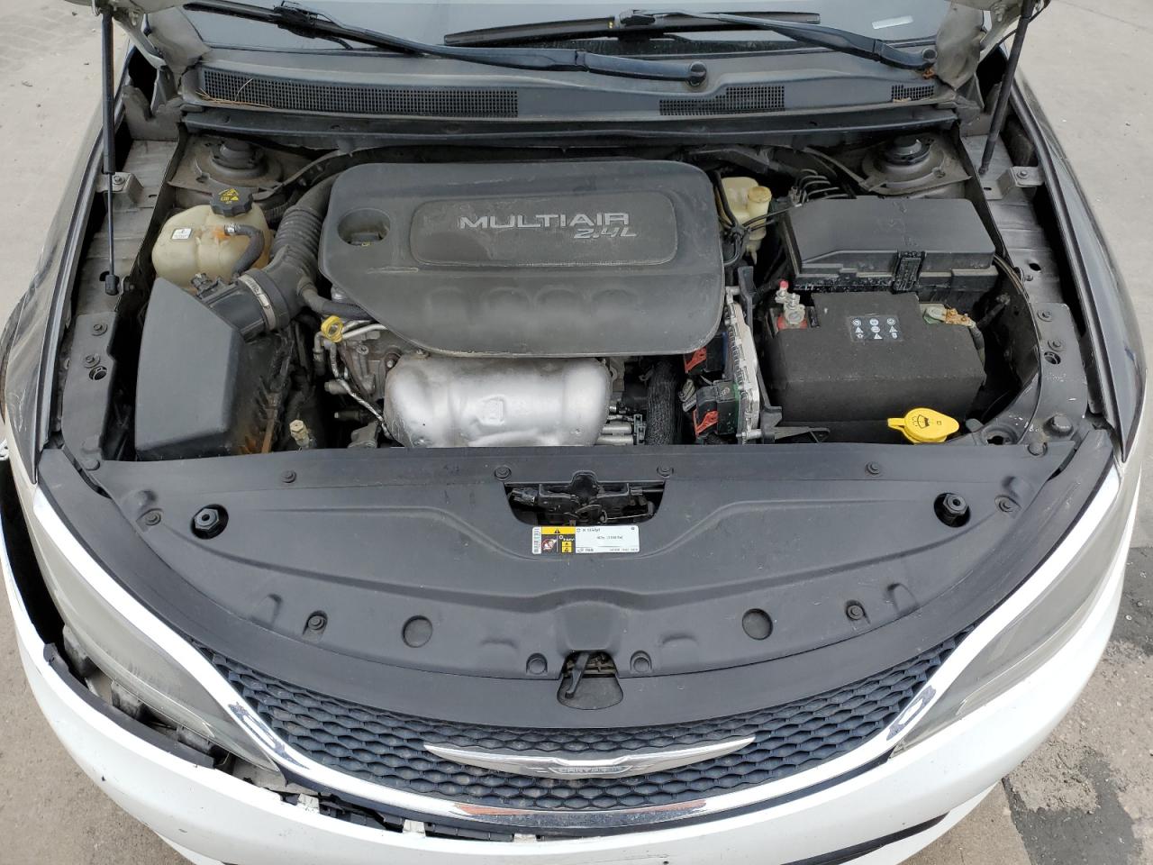 2015 Chrysler 200 Limited VIN: 1C3CCCAB9FN555177 Lot: 62967555