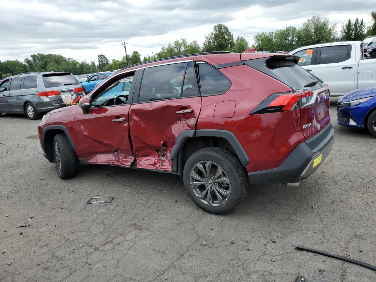 TOYOTA RAV4 2022 VIN 4T3D6RFV0NU085142 photo 2