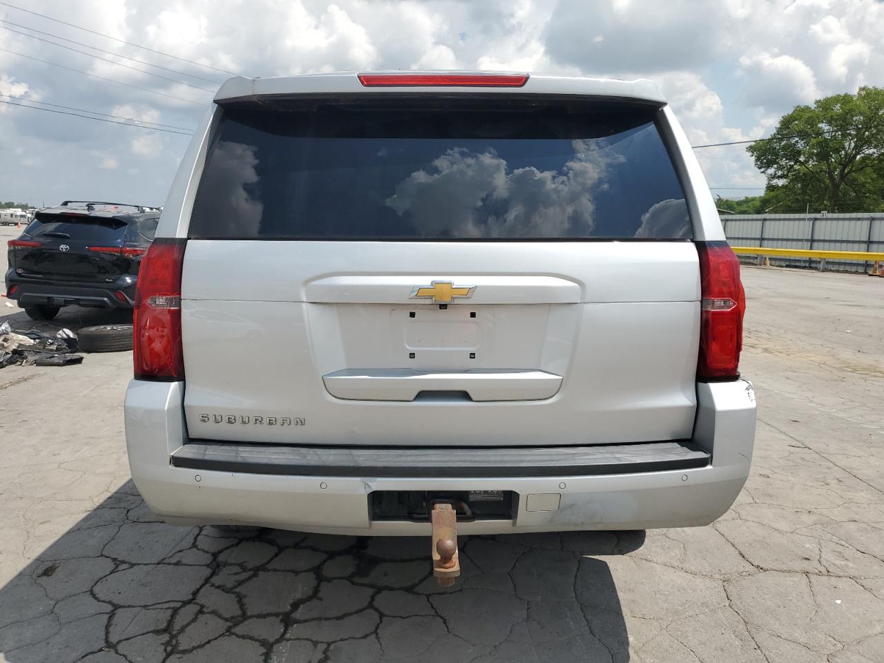 2018 Chevrolet Suburban C1500 Lt VIN: 1GNSCHKC8JR174117 Lot: 62705625