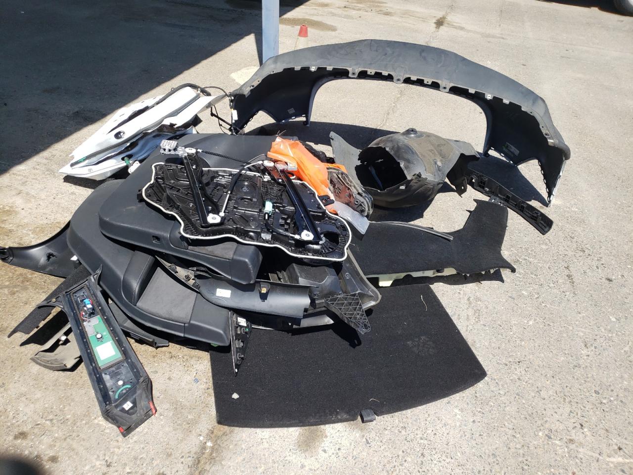 2023 Tesla Model Y VIN: 7SAYGDEE0PF637947 Lot: 61927575