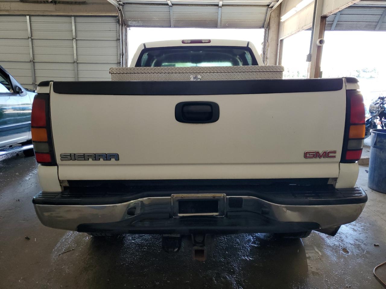 2005 GMC Sierra K2500 Heavy Duty VIN: 1GTHK23285F819638 Lot: 61790655