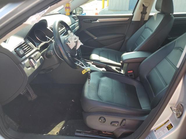  VOLKSWAGEN PASSAT 2018 Srebrny