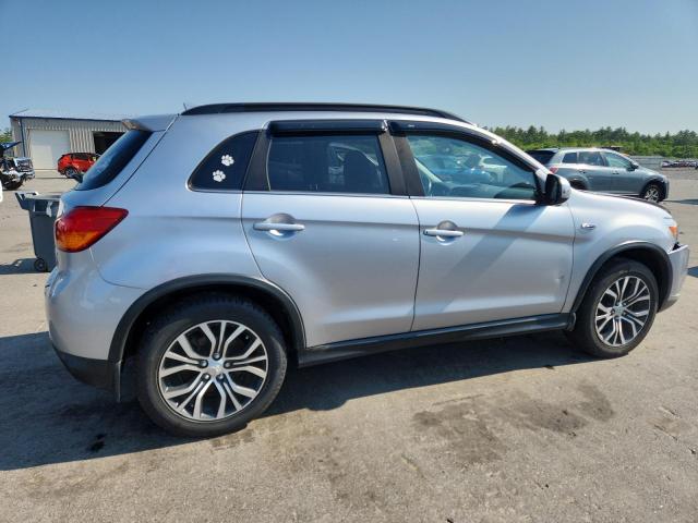  MITSUBISHI OUTLANDER 2017 Srebrny