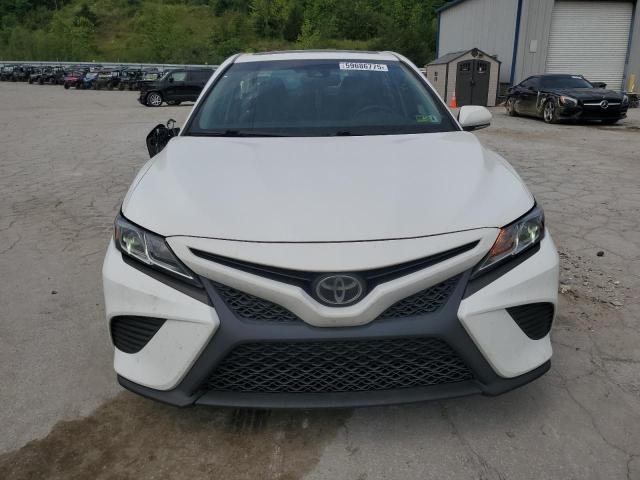  TOYOTA CAMRY 2018 Biały