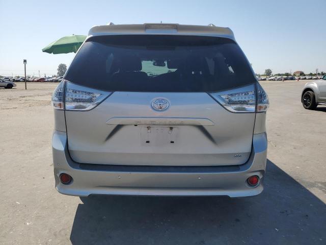  TOYOTA SIENNA 2019 Srebrny