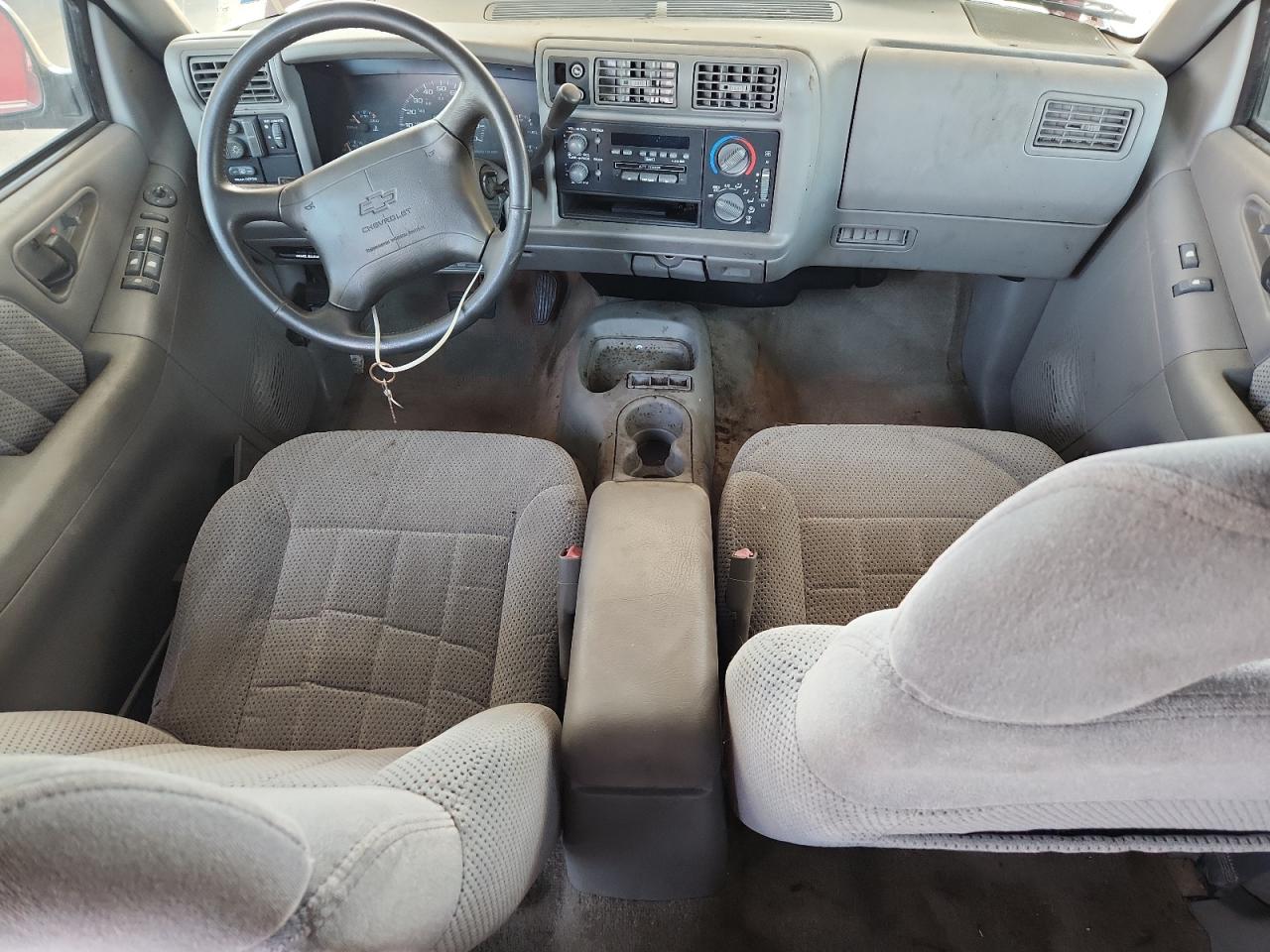 1996 Chevrolet Blazer VIN: 1GNDT13W8T2264162 Lot: 62783675
