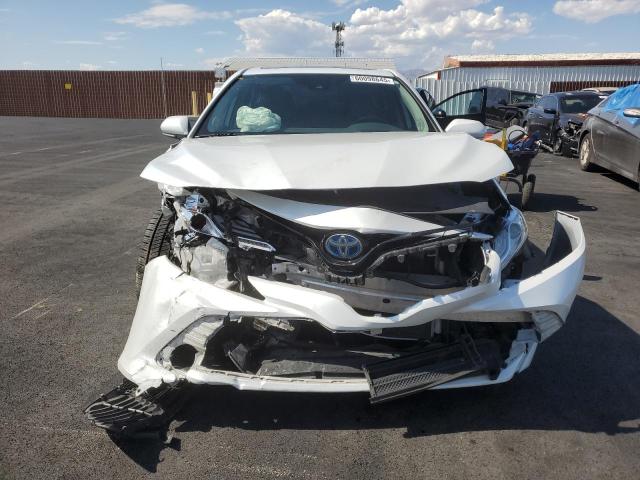  TOYOTA CAMRY 2019 Белы