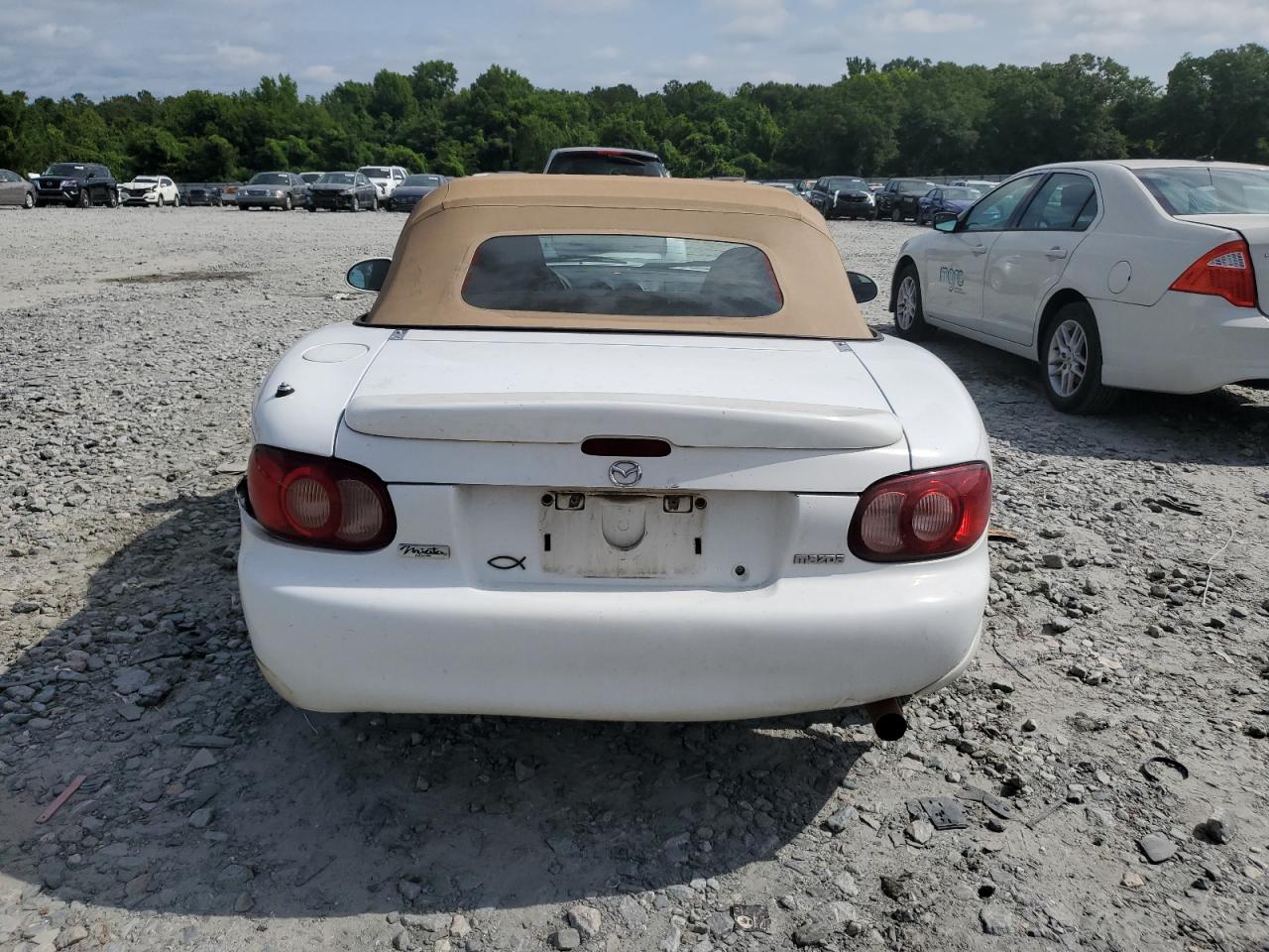 2001 Mazda Mx-5 Miata Base VIN: JM1NB353010208255 Lot: 60740745