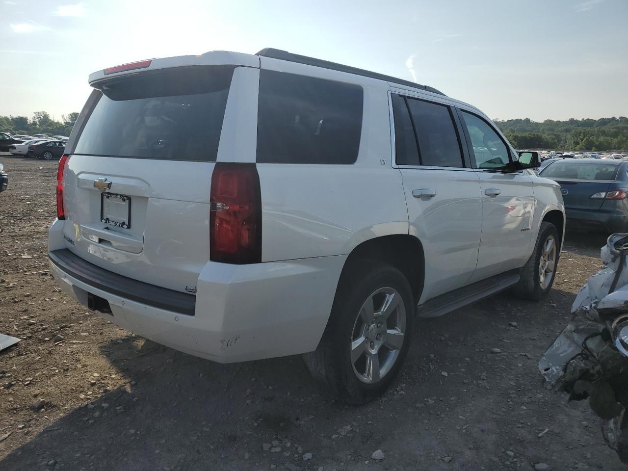 CHEVROLET TAHOE 2017 VIN 1GNSKBKC2HR154312 фото 3