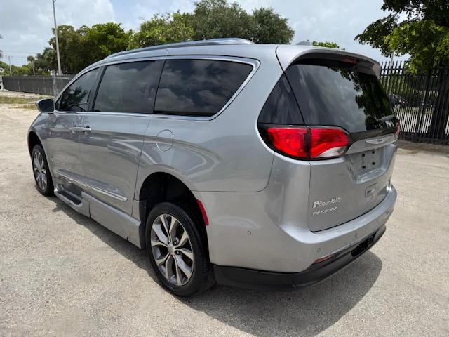  CHRYSLER PACIFICA 2019 Серый