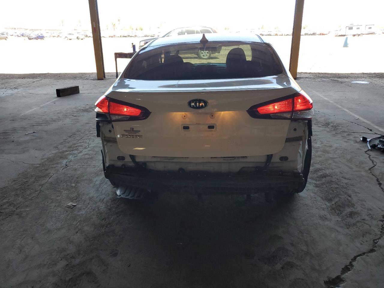 2018 Kia Forte Lx VIN: 3KPFK4A70JE229147 Lot: 62927555