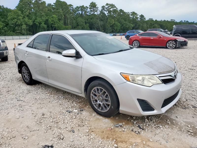  TOYOTA CAMRY 2014 Srebrny