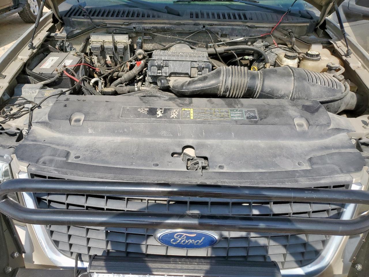 2005 Ford Expedition Xlt VIN: 1FMPU16575LB06037 Lot: 60432525