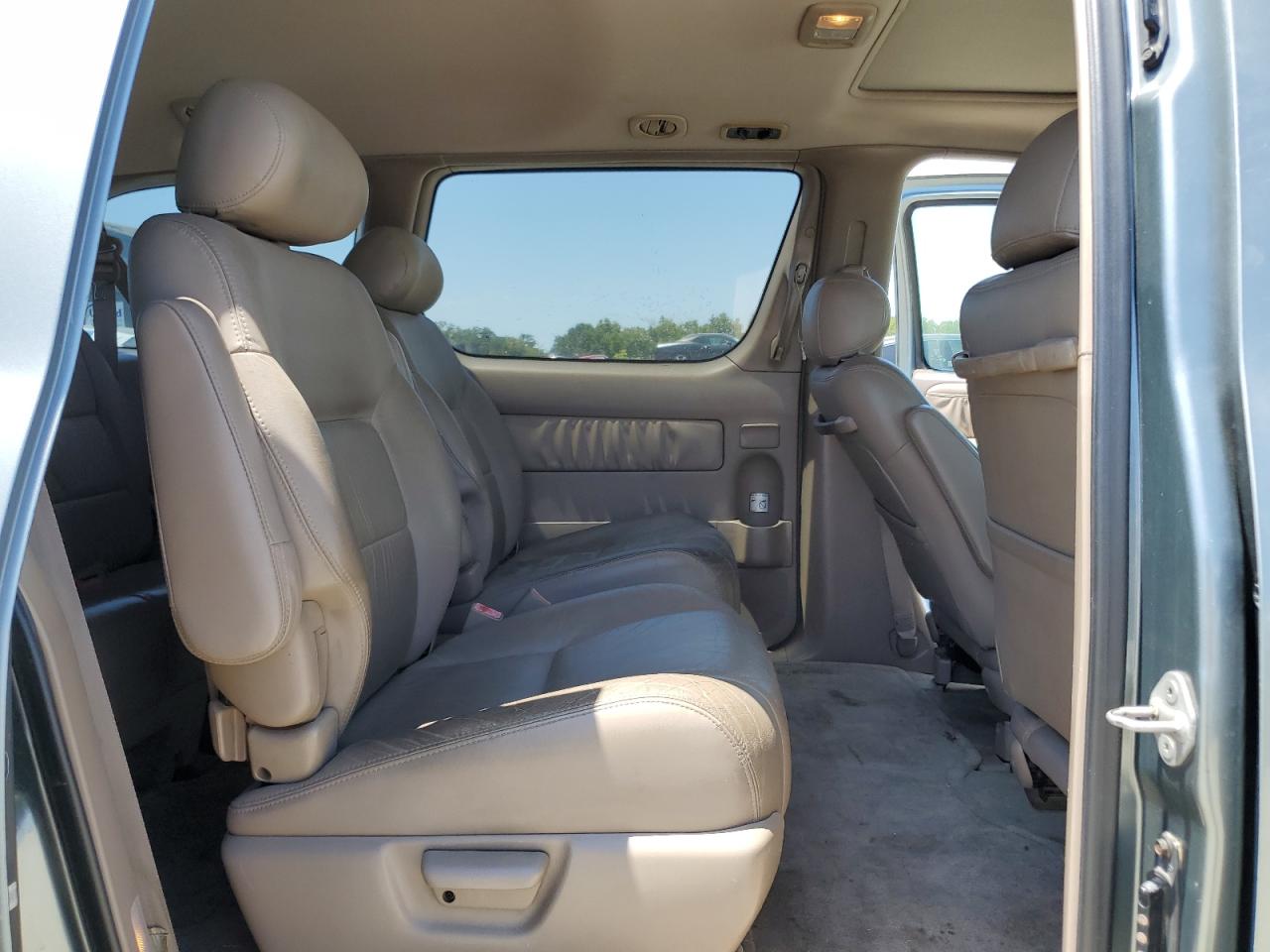1998 Toyota Sienna Le VIN: 4T3ZF13C4WU064791 Lot: 61411865