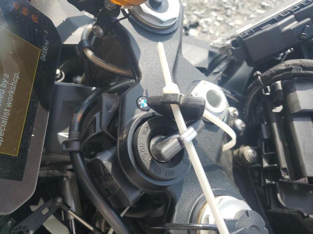  BMW S 2024 Два тона