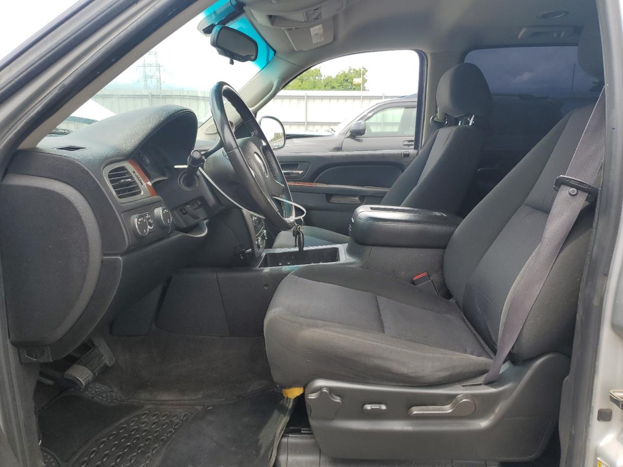2011 GMC Yukon Xl K1500 Sle VIN: 1GKS2HE32BR262724 Lot: 61166045