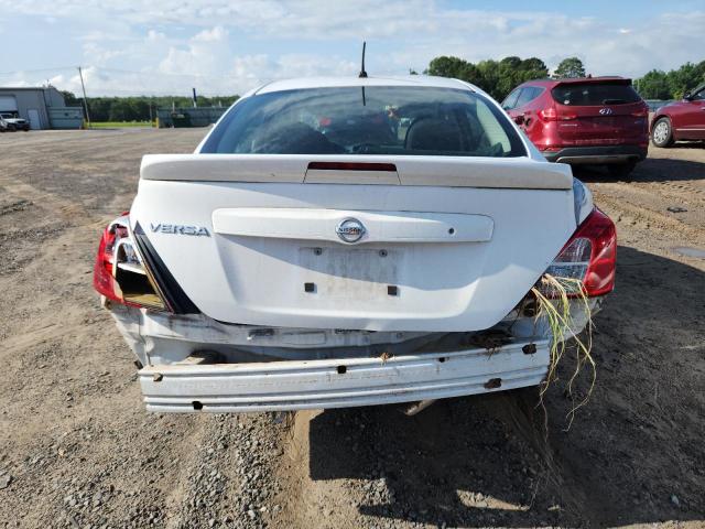  NISSAN VERSA 2017 Biały
