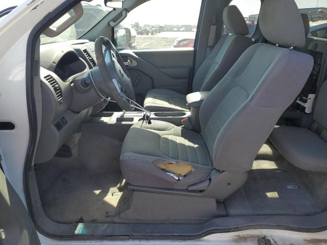 Pickups NISSAN FRONTIER 2015 Biały