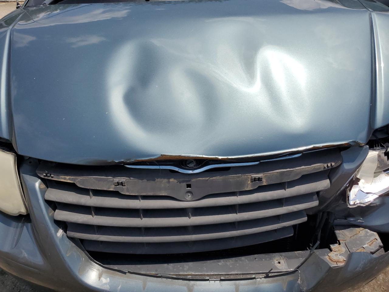 2005 Chrysler Town & Country Touring VIN: 2C4GP54LX5R559225 Lot: 62607675
