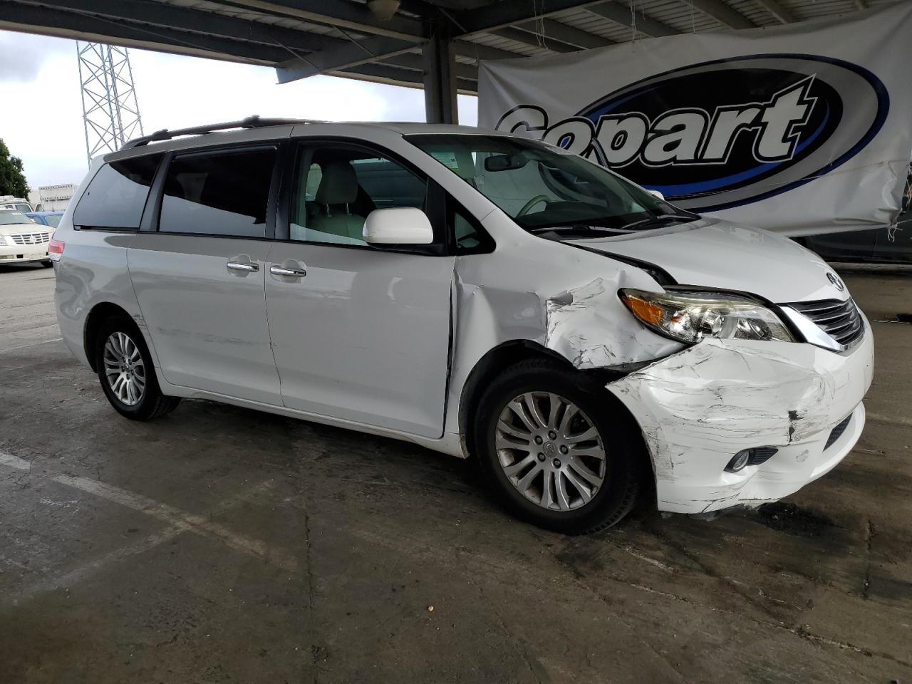 TOYOTA All Models 2012 VIN 5TDYK3DC7CS275496 фото 4