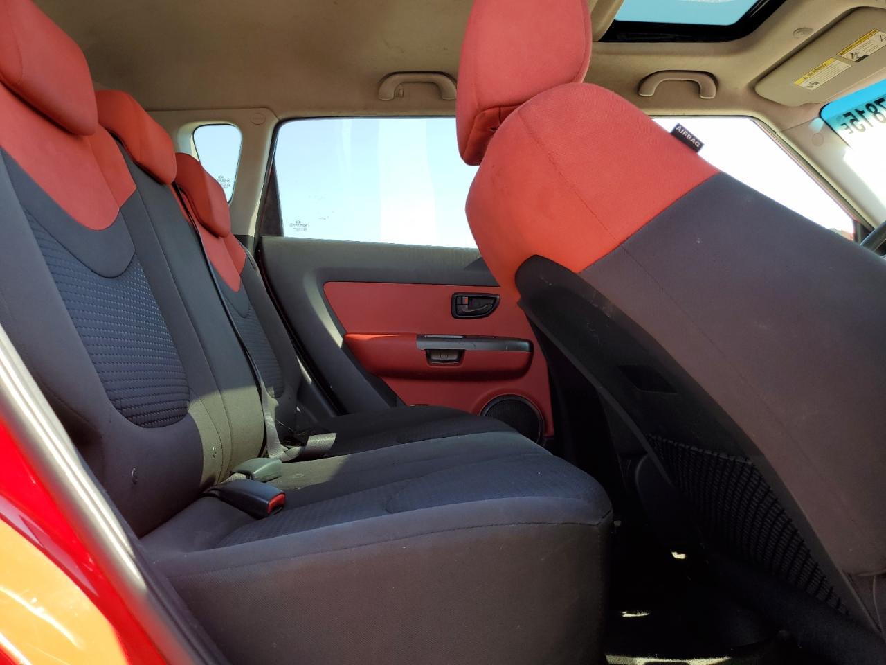 2010 Kia Soul + VIN: KNDJT2A23A7033767 Lot: 61847815